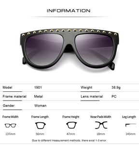 Spécifications de lunettes de soleil tendance avec monture noire et détails cloutés dorés