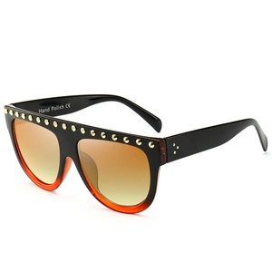 Lunettes de soleil à rivets avec monture noir et orange et verres dégradés