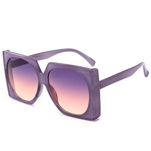Occhiali da sole quadrati oversize moderni con lenti sfumate viola e montatura viola