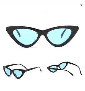 Vues sous trois angles de lunettes de soleil œil-de-chat noires avec verres bleu clair
