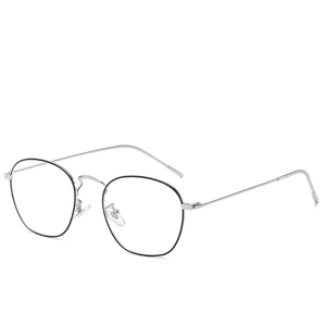 Blaulichtfilter-Brille aus Metall mit schwarz-silbernem Rahmen in Retro-Polygon-Optik