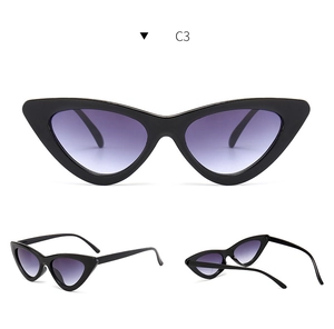 Trois vues de lunettes de soleil vintage œil de chat, monture noire et verres dégradés violets
