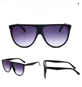 Vue sous trois angles de lunettes de soleil oversize à dessus plat avec monture noire