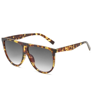 Lunettes de soleil écaille à haut plat avec verres dégradés et monture oversize