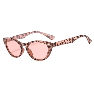 Lunettes de soleil œil de chat pour femmes avec monture écaille et verres roses