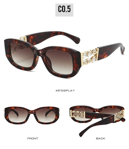 Detailansichten der Schildpatt-Sonnenbrille mit goldenen Metall- und Perlenbügeln