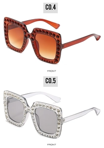 Vorderansicht der Oversize-Quadrat-Sonnenbrille mit luxuriösen Kristallen in zwei Farben