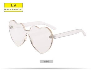 Vue latérale de lunettes de soleil sans monture en forme de cœur avec branches claires