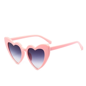 Occhiali da sole rosa a forma di cuore con lenti viola sfumate dal design alla moda