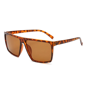 Classic polarized square sunglasses with tortoise frame and brown lenses for men
