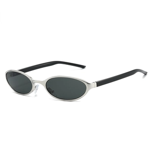 Lunettes de soleil œil de chat ovales en métal argenté futuriste avec branches noires