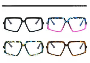 Détail de montures de lunettes géométriques carrées en quatre motifs de couleurs variés