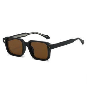 Square Sunglasses PC Frame UV400 Protection Retro Rivet Decor Outdoor Fashion Eyewear For Men And Women