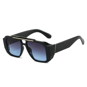 Lunettes de soleil carrées à double pont avec monture noire et verres dégradés bleus