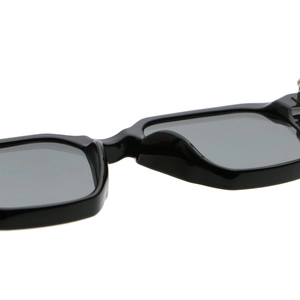 Macro shot of integrated nose pads on thick black square frames for sunglasses