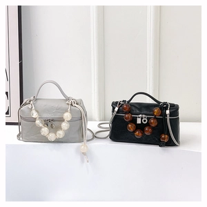 Sac À Main En Cuir PU Plissé Avec Poignée En Grosses Perles Résine Sac Bandoulière Vintage Pour Femme