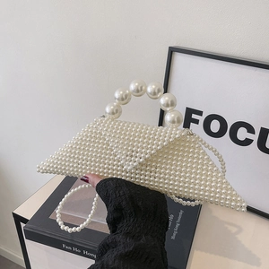 Sac À Main Élégant En Künstliche Perles Tissé À La Main Forme Triangulaire Mariage Fête Sac À Bandoulière Fermoir Magnétique Blanc