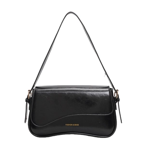 Sac à bandoulière noir brillant au design minimaliste avec base ondulée et texte doré