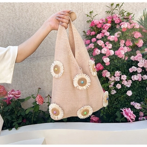 Floral woven shoulder tote bag with 3D daisies and colorful beads for summer fashion