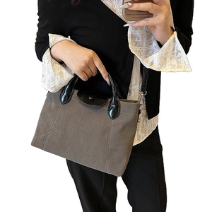 Minimalist large-capacity contrast tote bag in grey frosted fabric with black handles