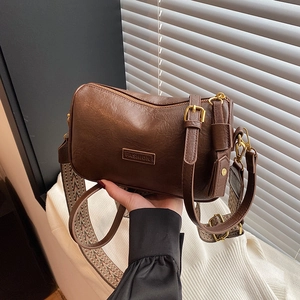 Sac bandoulière rétro marron en similicuir avec sangle jacquard et boucles dorées