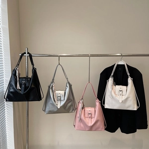 Sac Hobo Élégant En Cuir PU Femmes Rétro Sac Sous L'aisselle Sac Bandoulière Avec Boucle De Ceinture Gland Tissé