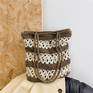 Sac fourre-tout en paille tissé à la main avec motifs floraux ajourés et fermeture