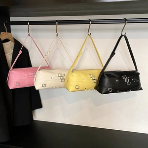Sac Sous Le Bras En Cuir PU Vintage Pour Femmes Style Biker Rétro Sac À Épaule Avec Sangles À Boucle Métallique Punk