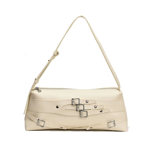 Sac sous le bras rectangulaire blanc crème rétro avec boucles argentées et bandoulière