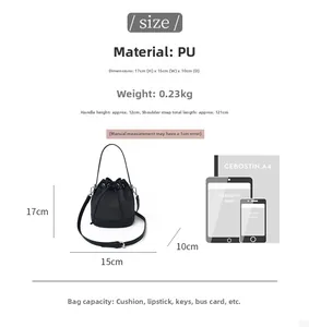 Comparaison de taille du sac seau noir en PU avec papier A4 et dimensions iPad