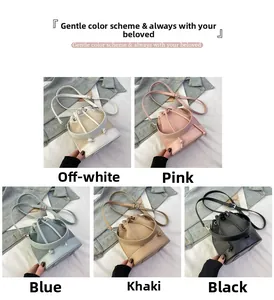 Vue détaillée des sacs seaux contrastés en cinq couleurs avec texture tissée et cuir