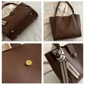 Détails du grand sac cabas en PU marron avec fermeture aimantée et sangle LOVE