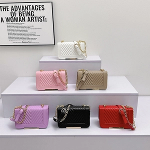 V-Shaped Quilted PU Leather Chain Shoulder Bag For Women Fashion Small Square Crossbody Handbag With Magnetic Closure Flip Top