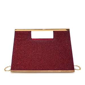 Borsa da sera con paillettes rosso scuro, manico in metallo dorato e catenella