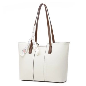 Sac cabas blanc en cuir grainé avec lanières marron et décoration de foulard en soie