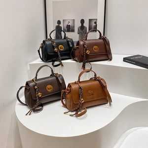 Retro PU Leather Handbag Elegant Flap Messenger Shoulder Crossbody Bag With Circular Lock For Women Daily Commute