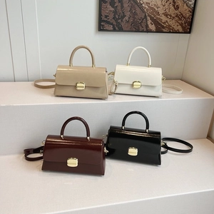 Sac À Main En Cuir PU Pour Femmes Style Coréen Rétro Sac À Bandoulière Avec Serrure En Métal Doré Mode Navetteur