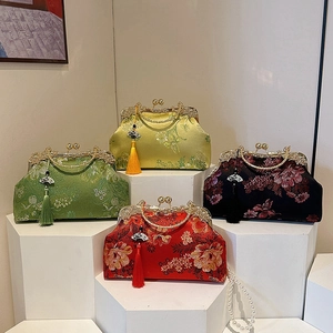 Sac De Soirée Style Chinois Broderie Florale Satin Cadre Métallique Bandoulière Künstliche Perle Gland Élégant