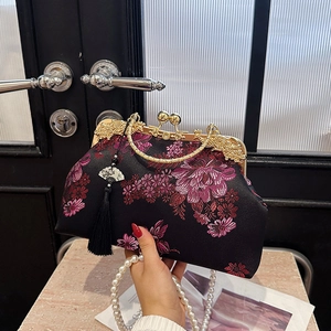 Sac vintage brodé de fleurs avec cadre doré et bandoulière en perles pour femme