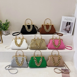 Sac De Soirée Vintage En Cuir PU Plissé Pour Femmes Sac À Main De Niche Française Avec Chaîne Dorée Et Fermoir Kiss Lock