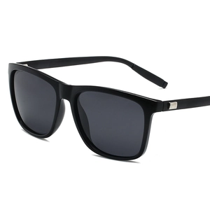 Square Polarized Sunglasses Retro Fashion Eyewear For Men Women Outdoor Driving UV400 Protection PC Frame TAC Lenses
