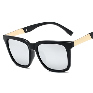 Classic polarized oversized square sunglasses with black frames and gold metal temples