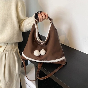 Sac à main marron avec bordure en molleton, pompons et broderie Love Dan pour femme