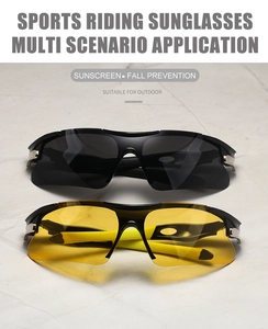 Détail de lunettes de soleil de cyclisme avec verres noirs et jaunes et plaquettes antidérapantes