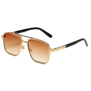 Classic metal pilot sunglasses with gold frame and brown gradient lenses for men and women