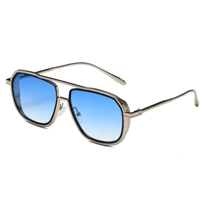 Occhiali da sole aviator quadrati con montatura in metallo e lenti blu sfumate