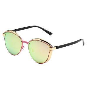 Chic cat-eye polarized sunglasses for women with pink and gold metal frames and green lenses