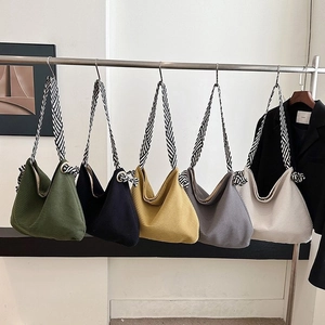 Borsa Tote Da Donna In Velluto A Coste Grande Capacità Borsa Hobo Con Tracolla Tessuta A Righe Bianco E Nero