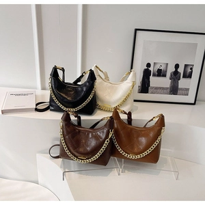 Women Quilted Hobo Bag PU Leather Vintage Underarm Shoulder Bag With Thick Gold Chain Minimalist Crossbody Purses