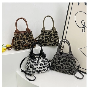 Sac À Bandoulière En Peluche À Imprimé Léopard Sac À Main En Fausse Fourrure Sac Seau Pour Femmes Mode D'Hiver Petit Sac